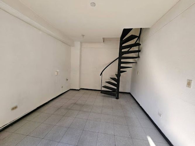 Local en arriendo en Rodeo Alto, Medellín, 25 m² · foto 2 de 8