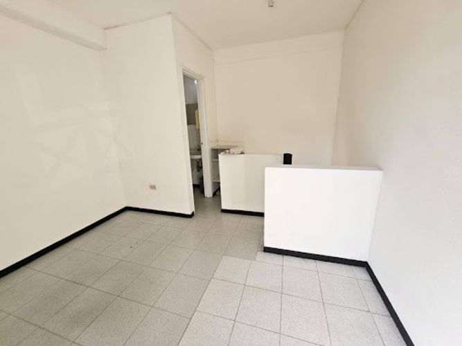 Local en arriendo en Rodeo Alto, Medellín, 25 m² · foto 4 de 8