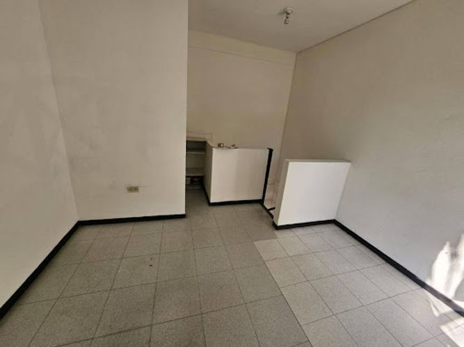 Local en arriendo en Rodeo Alto, Medellín, 25 m² · foto 7 de 8