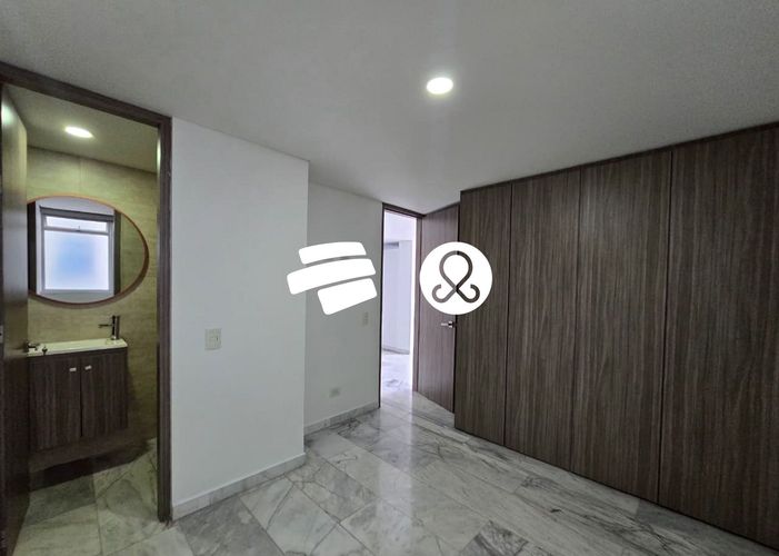 Apartamento de 3 alcobas en venta en Laureles, Medellín, 107 m² · foto 3 de 9