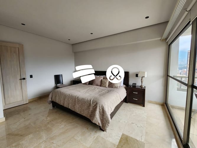 Apartamento de 3 alcobas en venta en Las Lomitas, Sabaneta, 254 m² · foto 23 de 24