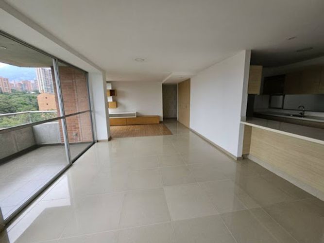 Apartamento de 2 alcobas en arriendo en Santa Maria De Los Angeles, Medellín, 105 m² · foto 2 de 24