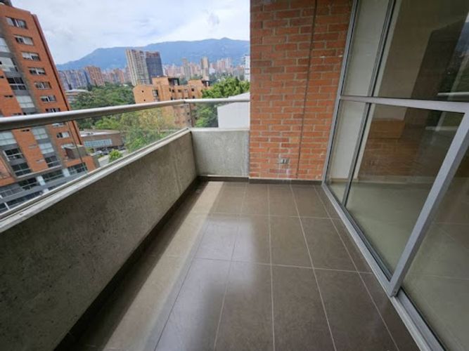 Apartamento de 2 alcobas en arriendo en Santa Maria De Los Angeles, Medellín, 105 m² · foto 12 de 24