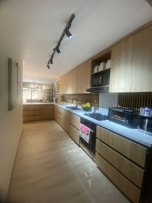Casa de 5 alcobas en venta en El Poblado, Medellín, 250 m² · foto 10 de 24