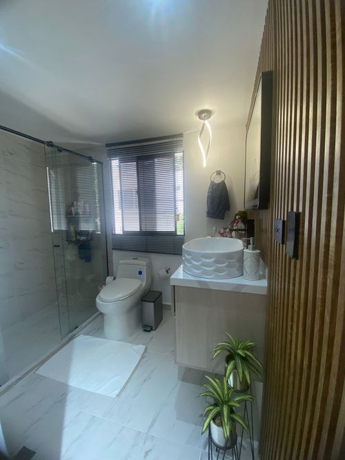 Casa de 5 alcobas en venta en El Poblado, Medellín, 250 m² · foto 23 de 24
