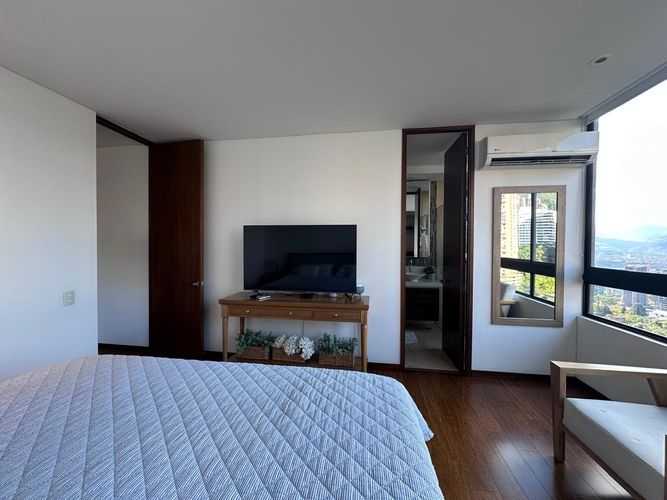 Apartamento de 3 alcobas en venta en El Poblado, Medellín, 217 m² · foto 15 de 20