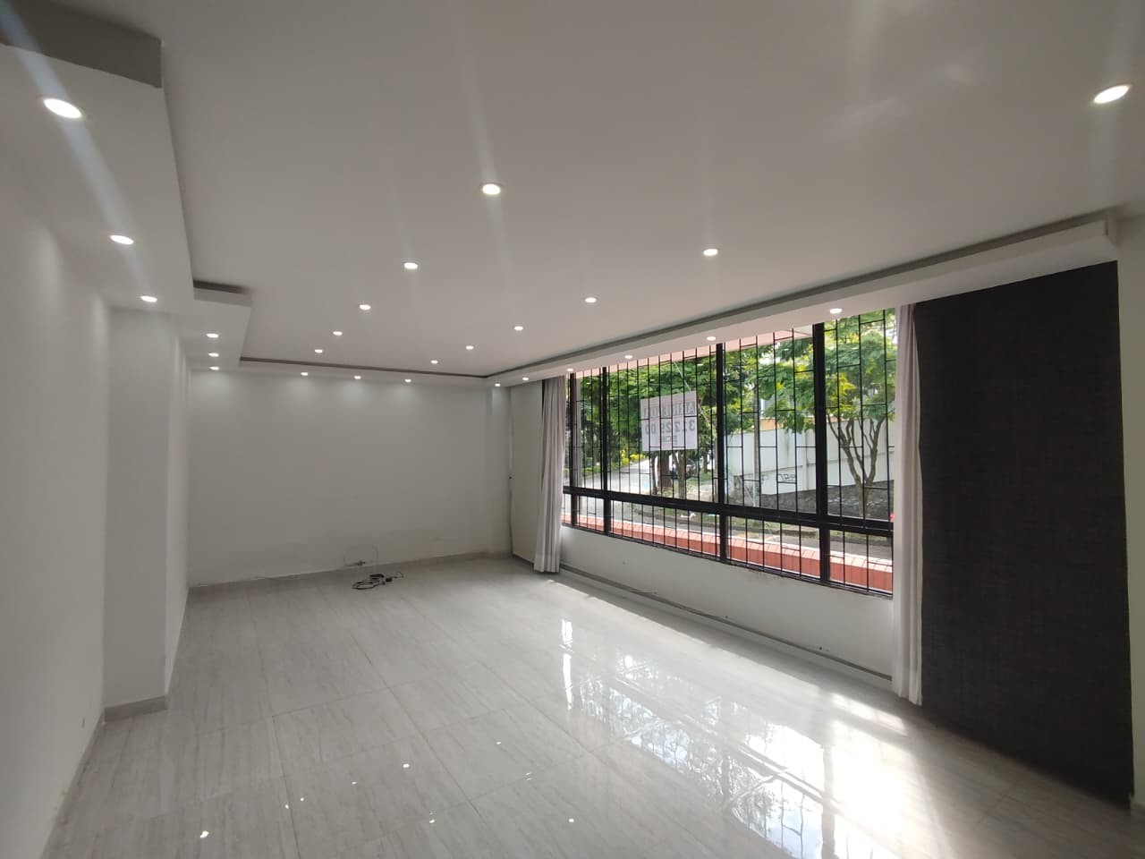 Apartamento en arriendo en Cambulos, Pereira · foto 2 de 18
