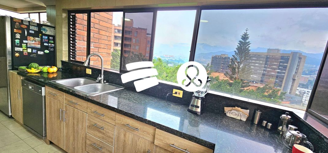 Apartamento en venta en El Poblado, Medellín · foto 15 de 18