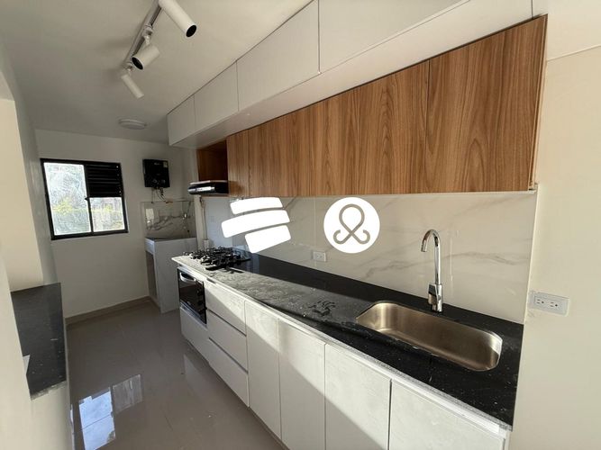 Apartamento en venta en El Poblado, Medellín · foto 2 de 17