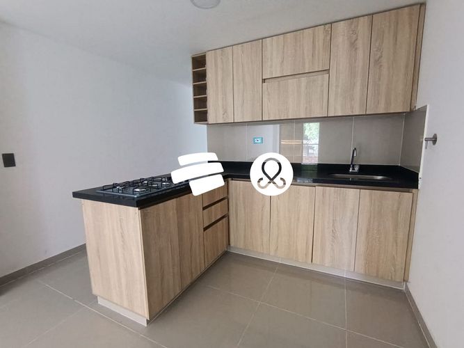 Apartamento en venta en Cristo Rey, Medellín · foto 2 de 17