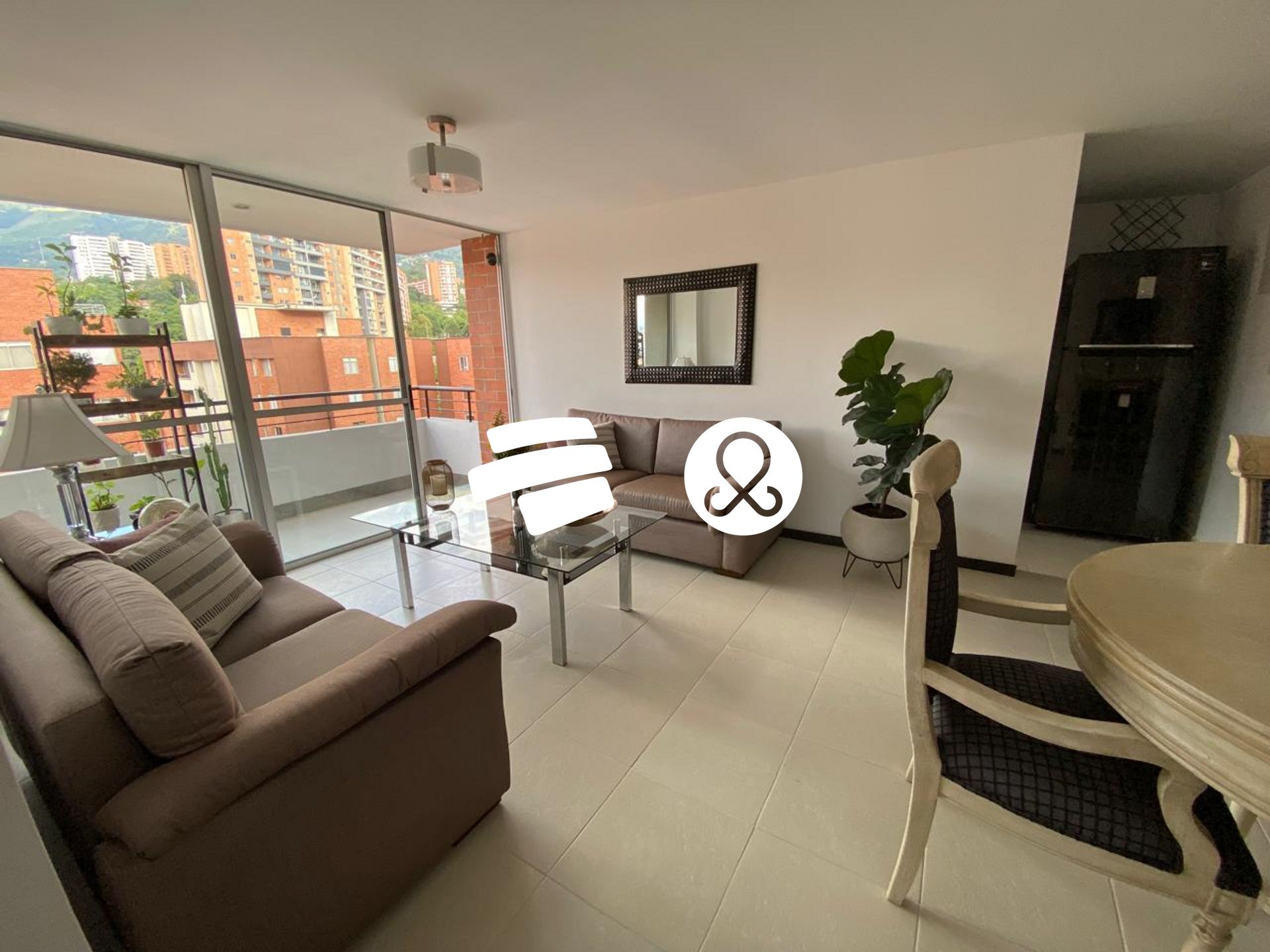 Apartamento en venta en Loma Del Esmeraldal, Envigado · foto 2 de 11