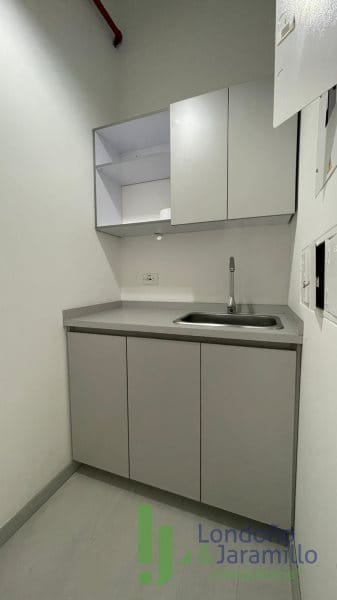 Oficina en arriendo en Primavera, Envigado, 37 m² · foto 2 de 3