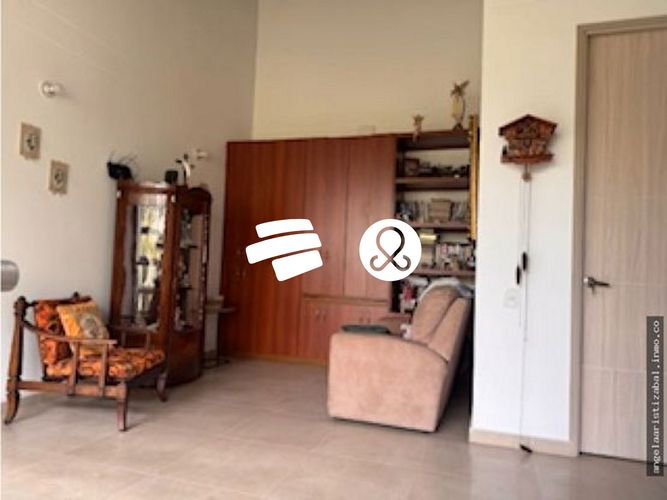 Casa de 4 alcobas en venta en Loma Del Chocho, Envigado, 338 m² · foto 3 de 16