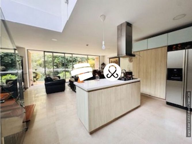 Casa de 4 alcobas en venta en Loma Del Chocho, Envigado, 338 m² · foto 4 de 16