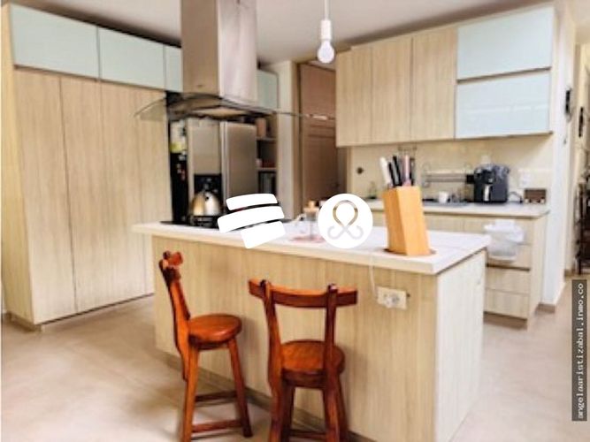 Casa de 4 alcobas en venta en Loma Del Chocho, Envigado, 338 m² · foto 5 de 16