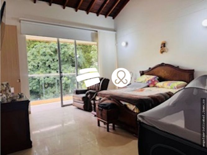 Casa de 4 alcobas en venta en Loma Del Chocho, Envigado, 338 m² · foto 9 de 16