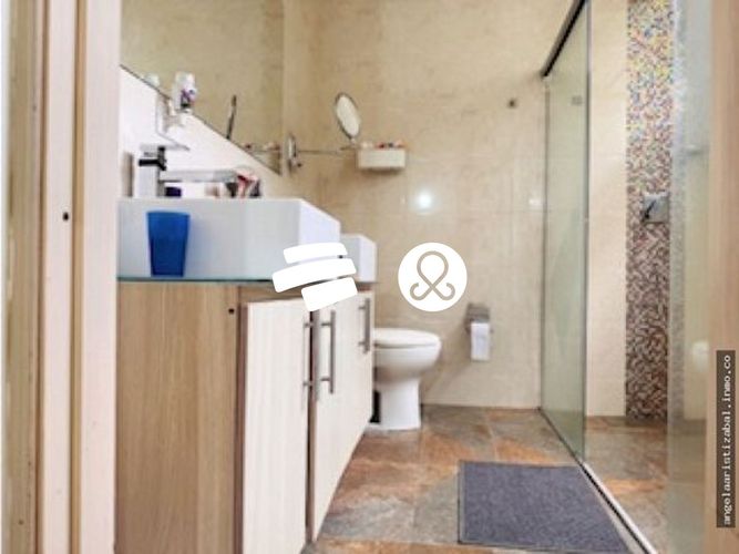 Casa de 4 alcobas en venta en Loma Del Chocho, Envigado, 338 m² · foto 10 de 16