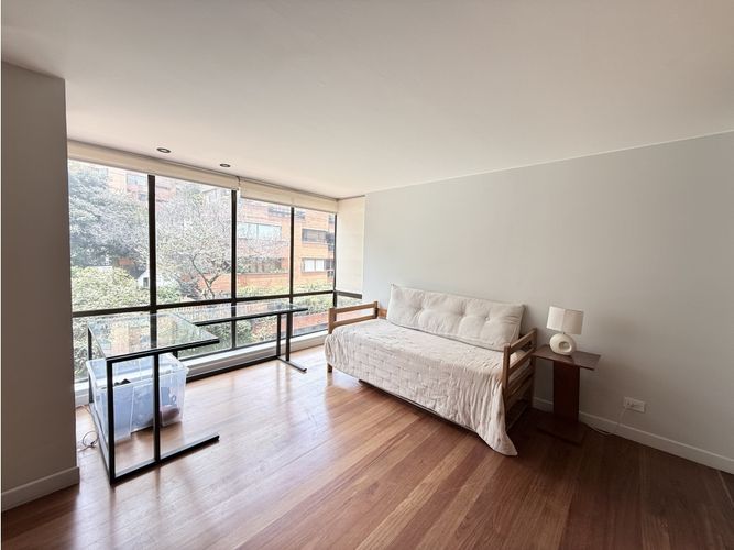 Apartamento de 2 alcobas en venta en Los Rosales, Bogotá, 131 m² · foto 5 de 24