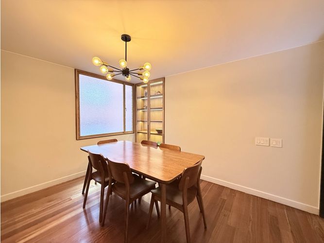 Apartamento de 2 alcobas en venta en Los Rosales, Bogotá, 131 m² · foto 10 de 24