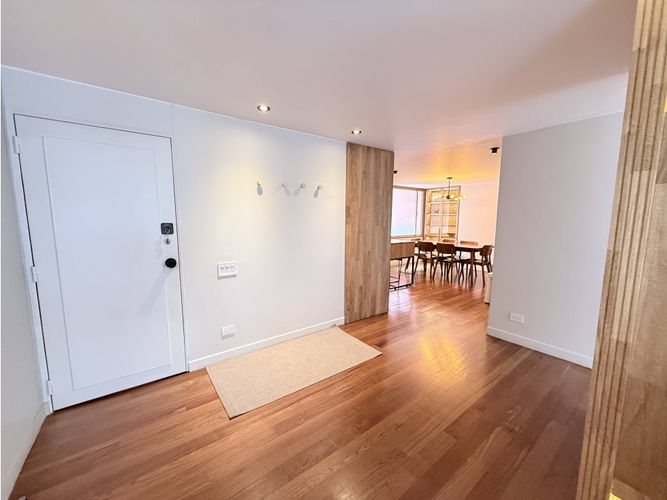 Apartamento de 2 alcobas en venta en Los Rosales, Bogotá, 131 m² · foto 12 de 24