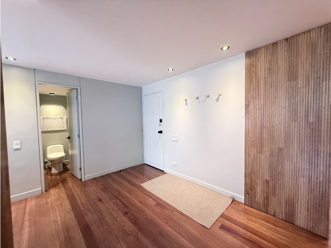 Apartamento de 2 alcobas en venta en Los Rosales, Bogotá, 131 m² · foto 13 de 24