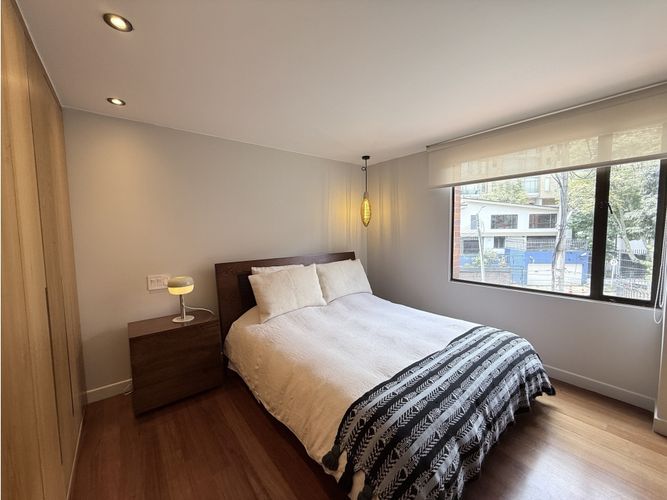 Apartamento de 2 alcobas en venta en Los Rosales, Bogotá, 131 m² · foto 18 de 24
