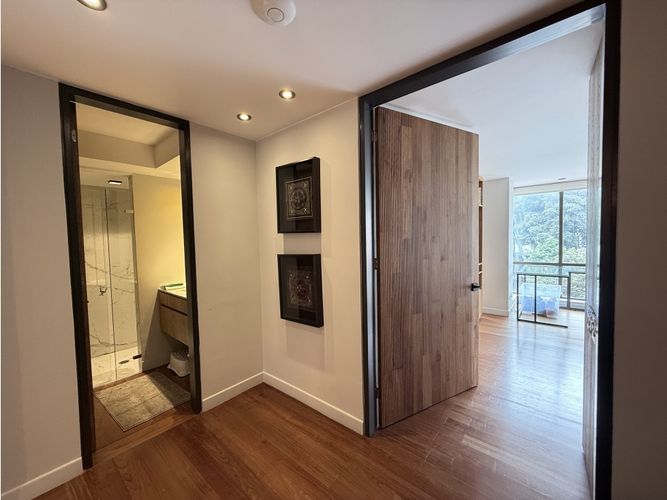 Apartamento de 2 alcobas en venta en Los Rosales, Bogotá, 131 m² · foto 21 de 24