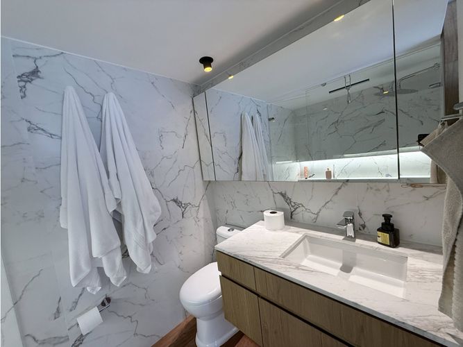 Apartamento de 2 alcobas en venta en Los Rosales, Bogotá, 131 m² · foto 22 de 24