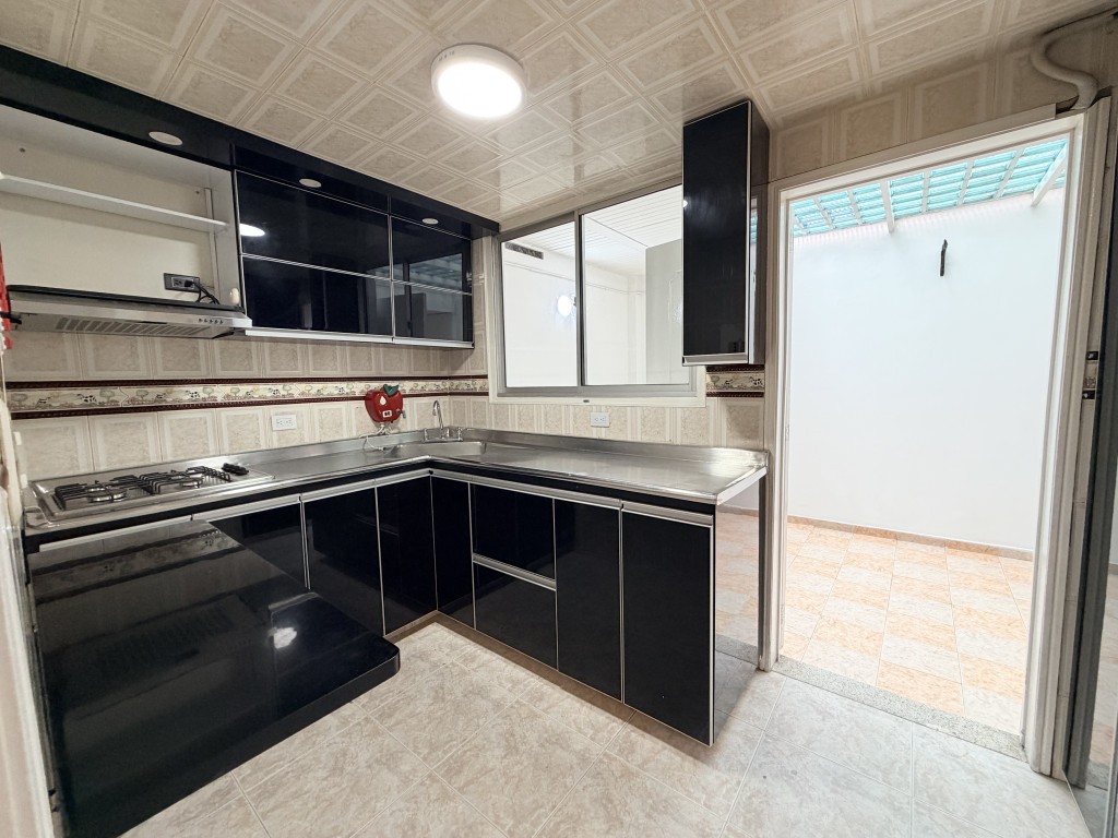 Casa en venta en Fontibon, Bogotá · foto 4 de 24
