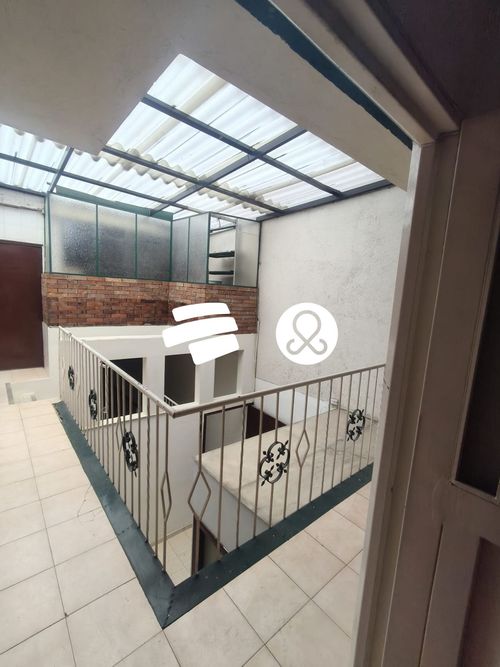 Casa de 7 alcobas en venta en Ub. Sabana De Tibabuyes, Bogotá, 120 m² · foto 3 de 24