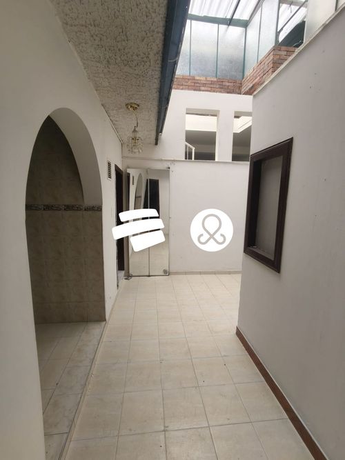 Casa de 7 alcobas en venta en Ub. Sabana De Tibabuyes, Bogotá, 120 m² · foto 16 de 24