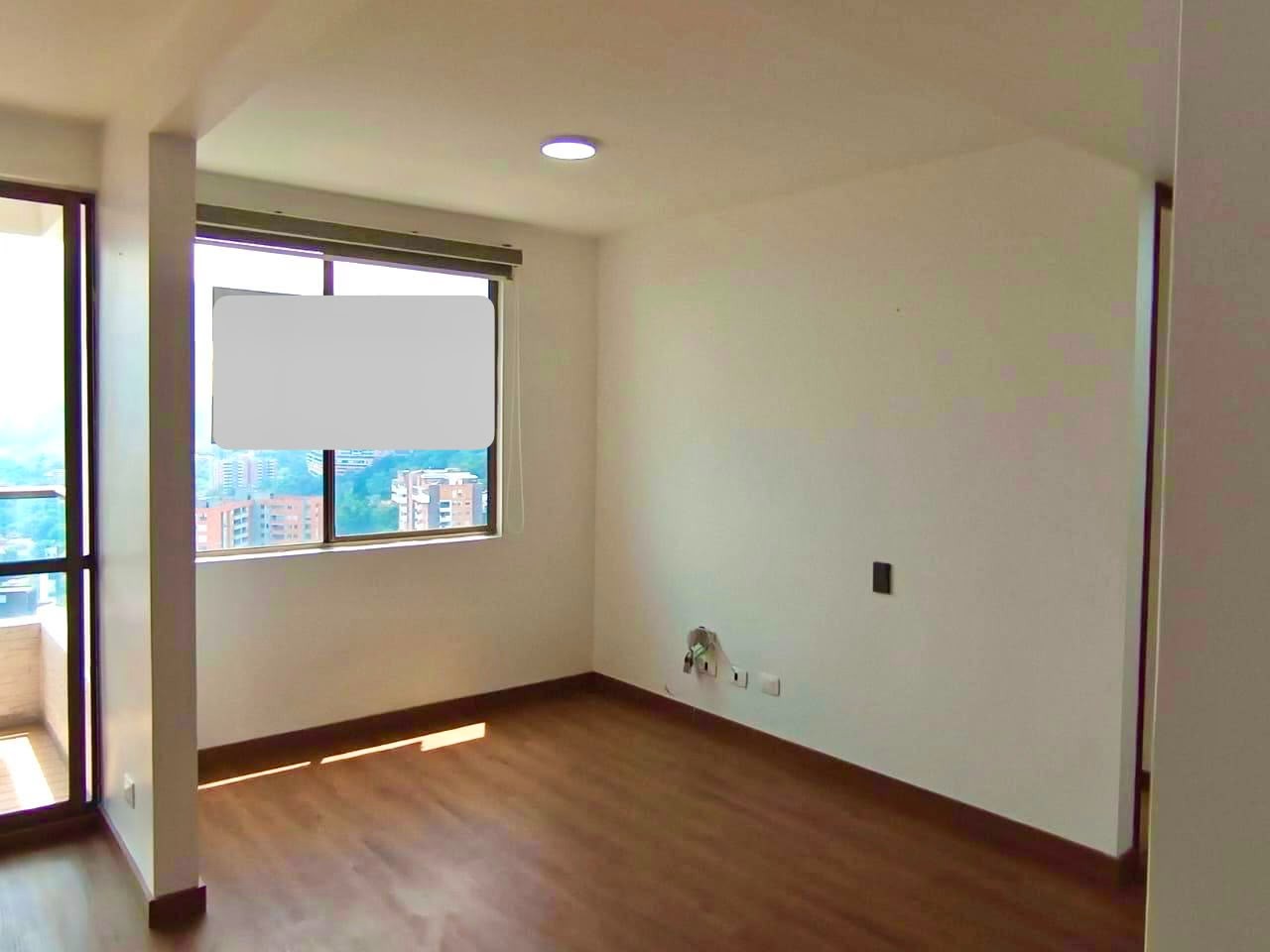 Apartamento en venta en Loma Del Barro, Envigado · foto 5 de 10