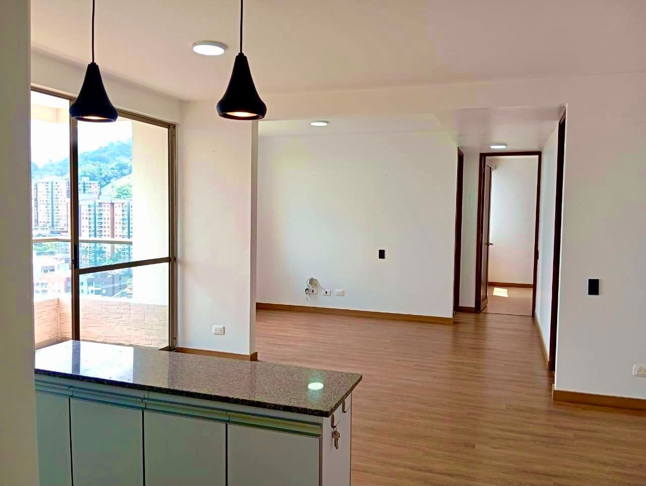 Apartamento en venta en Loma Del Barro, Envigado · foto 2 de 10