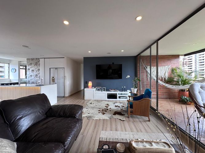 Apartamento de 3 alcobas en venta en Los Naranjos, Medellín, 145 m² · foto 4 de 20
