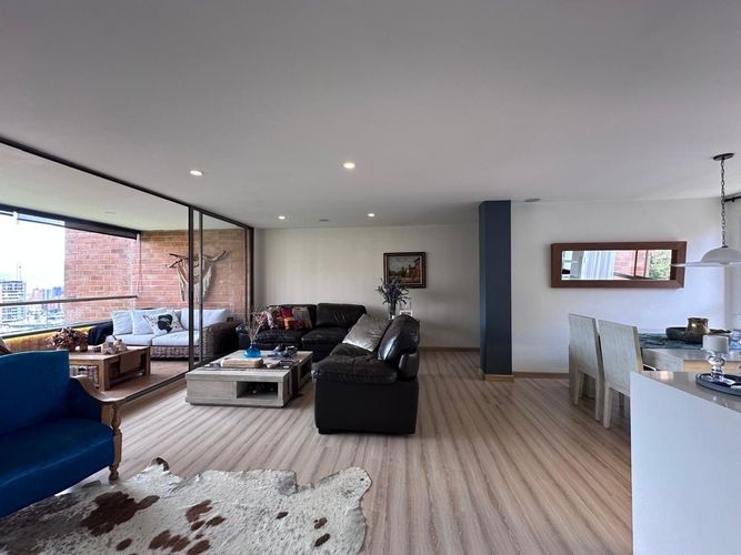 Apartamento de 3 alcobas en venta en Los Naranjos, Medellín, 145 m² · foto 2 de 20