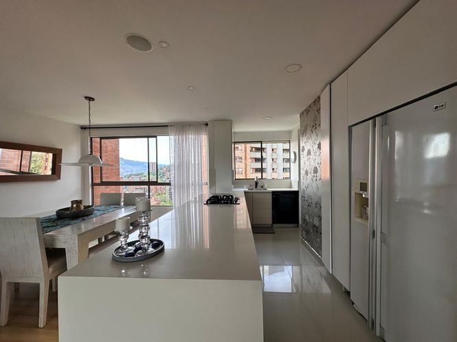 Apartamento de 3 alcobas en venta en Los Naranjos, Medellín, 145 m² · foto 6 de 20