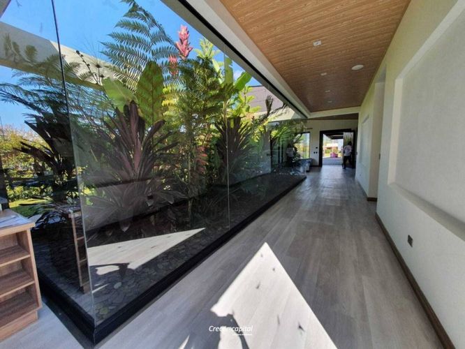 Casa de 3 alcobas en venta en Llano Grande, Rionegro, 540 m² · foto 2 de 24