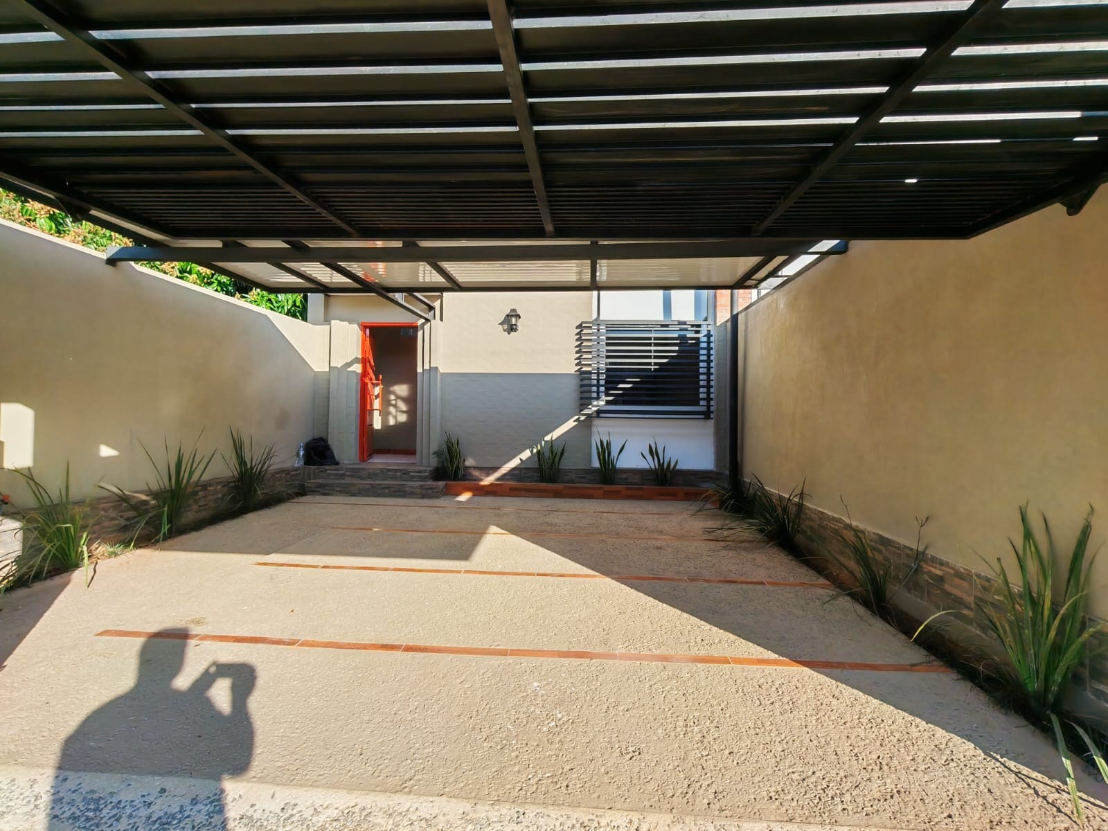 OFERTA EXCLUSIVA: Dúplex de Lujo a Estrenar en Venta - Villa Elisa, Oportunidad Única de Inversión. — foto 3