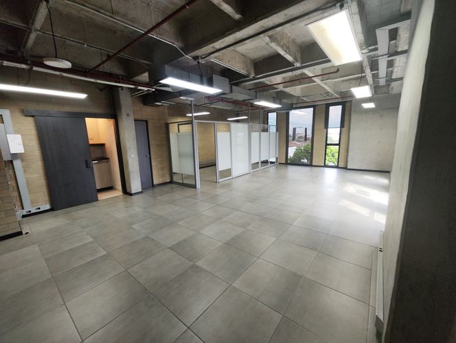 Oficina en arriendo en Cristo Rey, Medellín, 77 m² · foto 3 de 14