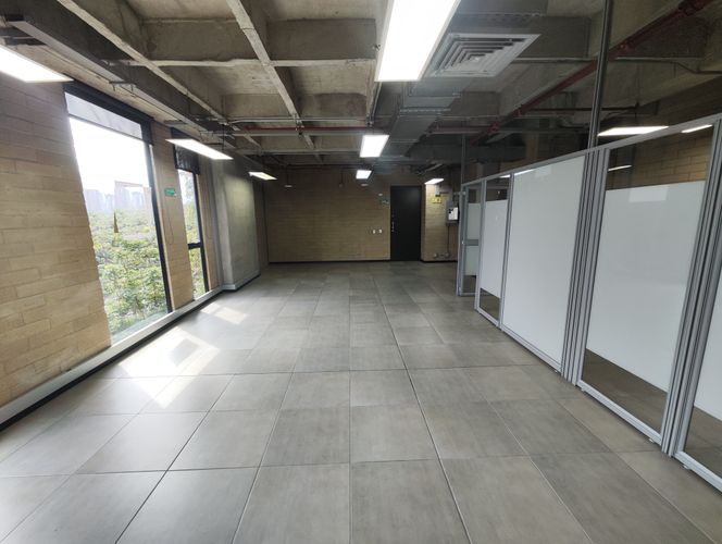 Oficina en arriendo en Cristo Rey, Medellín, 77 m² · foto 6 de 14