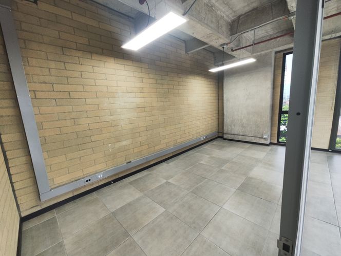 Oficina en arriendo en Cristo Rey, Medellín, 77 m² · foto 7 de 14