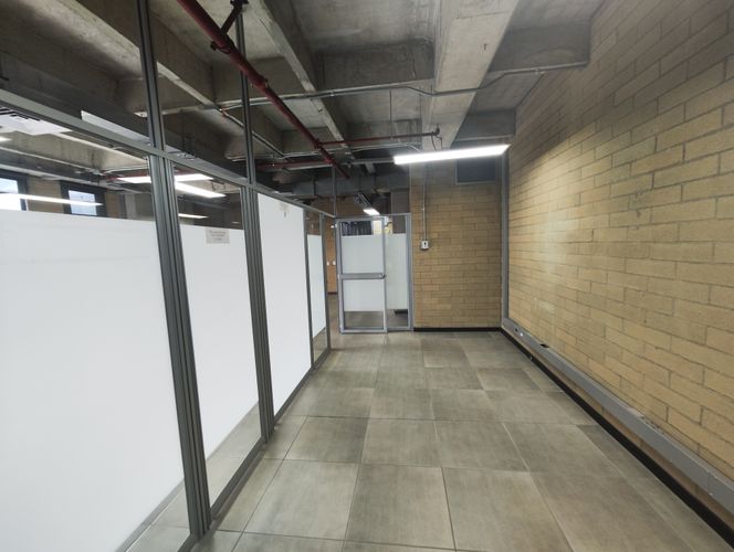 Oficina en arriendo en Cristo Rey, Medellín, 77 m² · foto 8 de 14