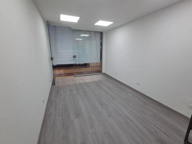 Local en arriendo en El Poblado, Medellín, 36 m² · foto 3 de 8