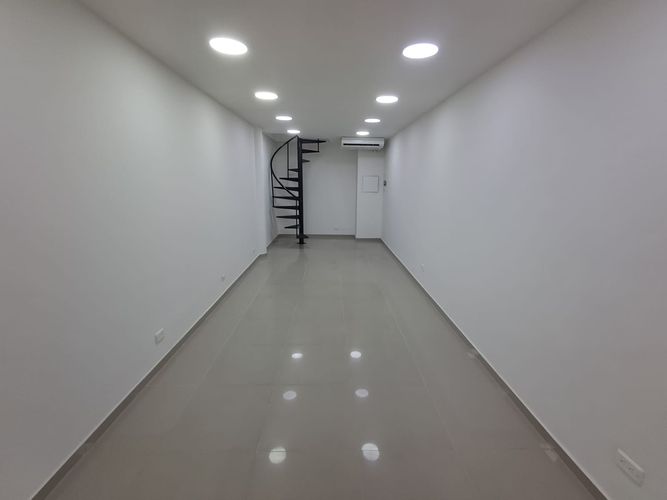 Local en arriendo en El Poblado, Medellín, 51 m² · foto 2 de 8