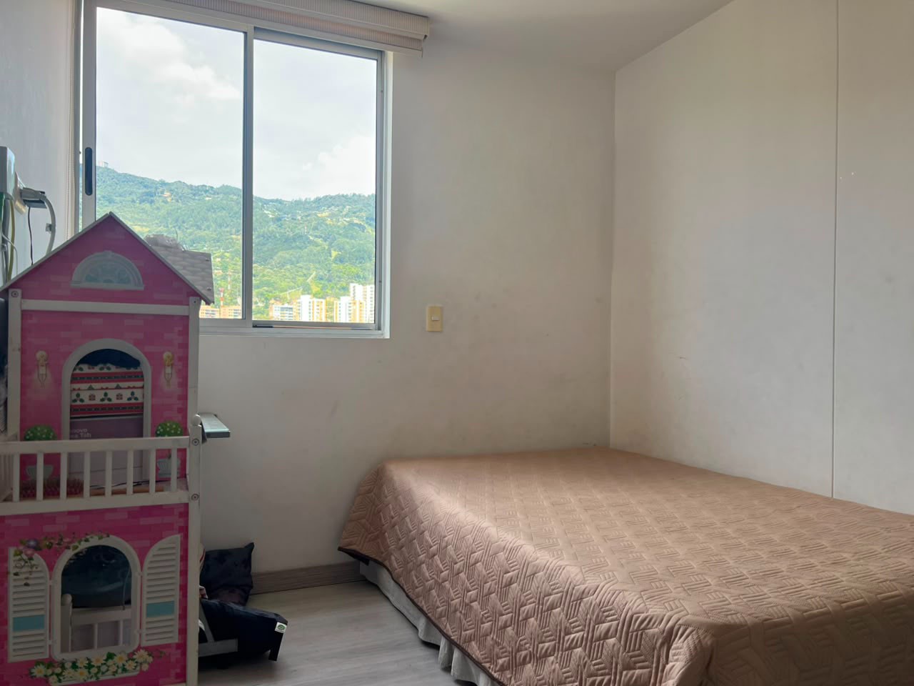 Apartamento en venta en Uribe Angel, Envigado · foto 15 de 17
