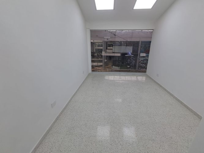 Local en arriendo en El Poblado, Medellín, 36 m² · foto 4 de 8