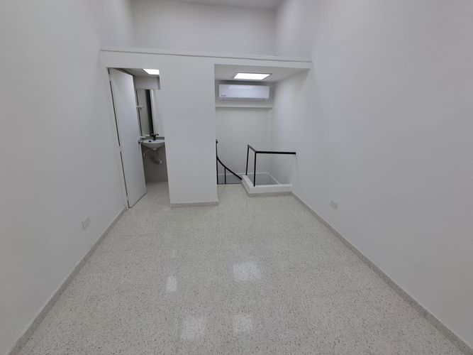 Local en arriendo en El Poblado, Medellín, 36 m² · foto 6 de 8