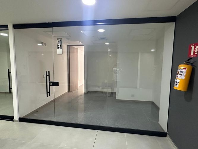 Local en arriendo en El Poblado, Medellín, 38 m² · foto 2 de 6
