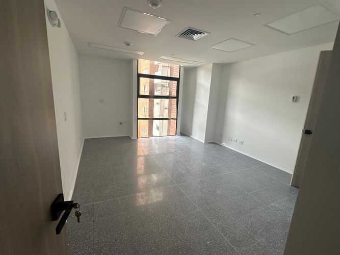 Local en arriendo en El Poblado, Medellín, 38 m² · foto 4 de 6