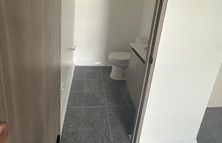 Local en arriendo en El Poblado, Medellín, 38 m² · foto 6 de 6
